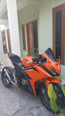 Jual CBR 150 facelift barang terawat segel KM rendah
