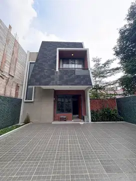 Rumah baru dalam cluster fasilitas lengkap 5 menit ke stasiun UI depok