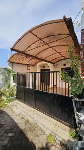 Dijual rumah wiguna rungkut siap huni 1 lantai