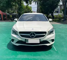 Mercedes Benz CLA 200