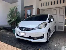 HONDA JAZZ RS AT 2014 (tahun terakhir)