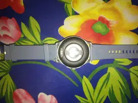 jual Smartwatch harga 1jt pas nego 800 ORI
