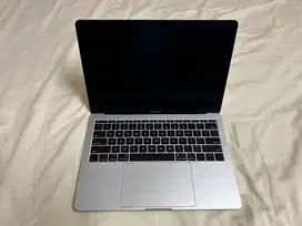 Macbook Pro 13 Inch 2017 (SEPERTI BARU)