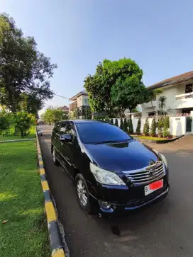 bismillah jual mobil sendiri innova V lux 2013