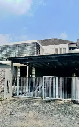 DISEWAKAN RUMAH GRAHA FAMILI SEMI FURNISH 4KT POOL KOLAM RENANG MODERN