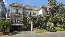 RUMAH MEWAH GRAHA FAMILI GOLF VIEW, FULL MARMER, SWIMMING POOL