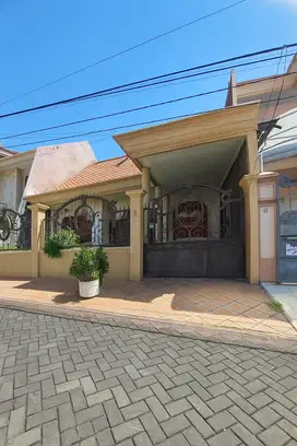 JUAL CEPAT RUMAH HITUNG TANAH DARMO PERMAI SELATAN