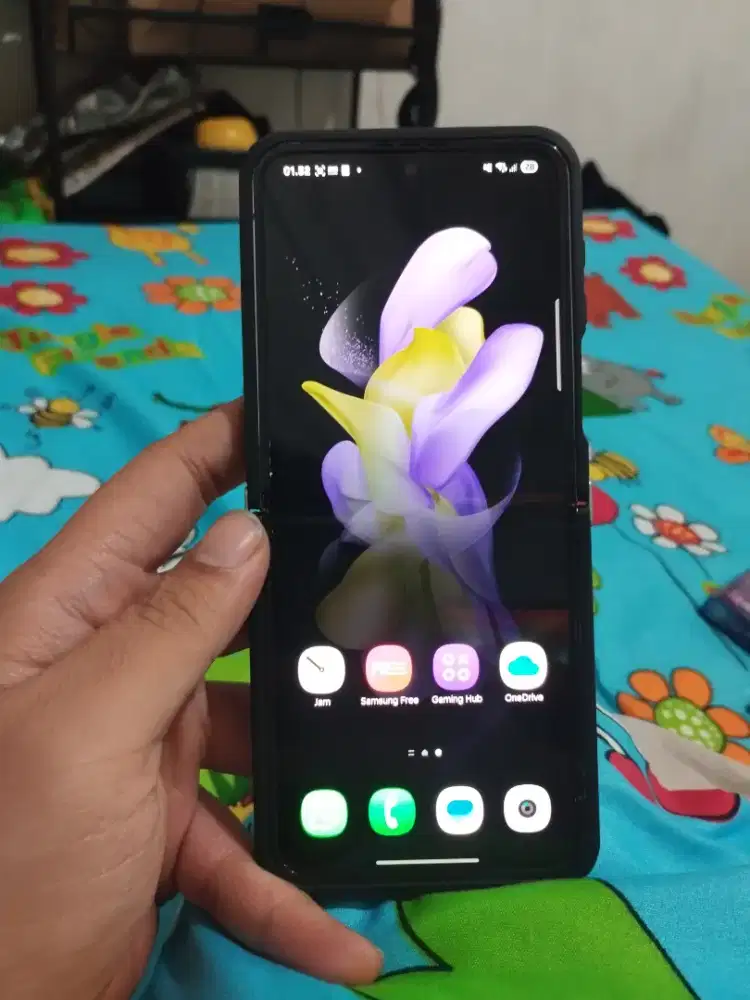 Samsung Zflip 4 8/256 resmi