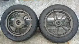 Dijual.cepat. ban dan velk scoopy new 2024