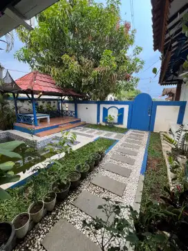 Rumah Villa & Resto ada kolam renang