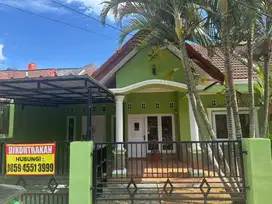Disewakan rumah lokasi strategis bebas bankir