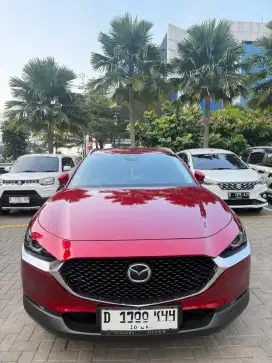 Mobil merah Mazda CX -30