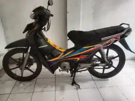 Motor honda supra