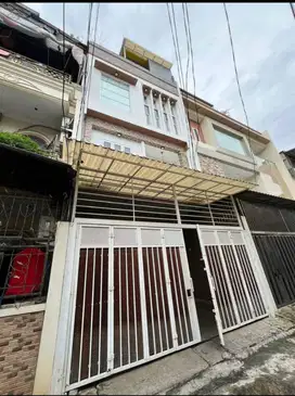 Di jual rumah  di angke Tambora
