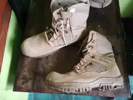 Sepatu delta cordura size 42