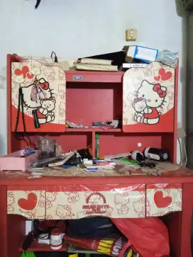 Di jual meja belajar anak hello kitty