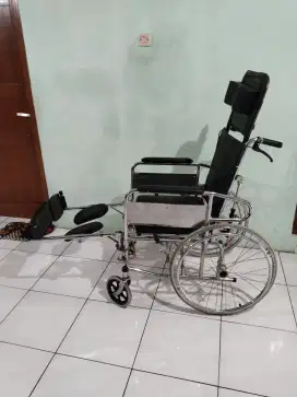 jual kursi roda 3in1 bisa untuk selonjoran rebahan dan ada tempat BAB