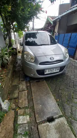 Nissan March 2011 Bensin