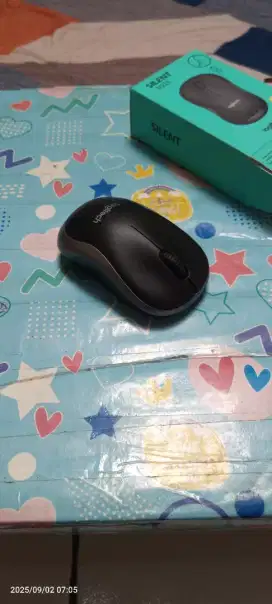 Mouse second logitech M220(silent click)