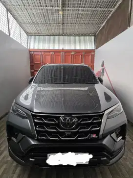 Fortuner 2.8 GR Sport AT Tahun 2023 [ km 13.xxx ]