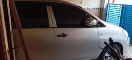 Toyota Kijang Innova 2009 Bensin