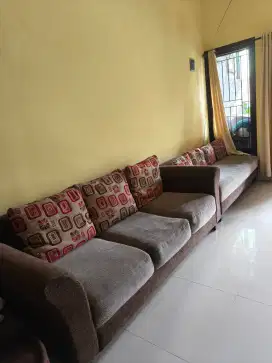 Sofa leter L berikut bantal size besar dan kecil