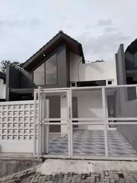 Disewakan rumah di komplek cipadung bandung timur