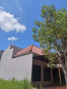 Rumah depan IHS colomadu strategis  & lingkungan premium