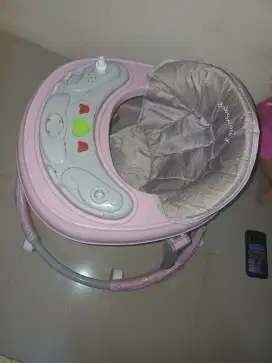Baby walker bayi