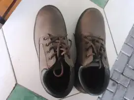 Sepatu safety original