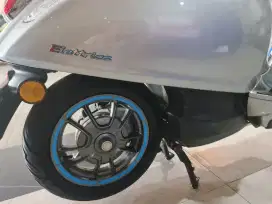 Vespa Elettrica Pemakaian 2024, NIK 2023, KM 500 Like New!!!