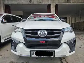 Toyota Fortuner VRZ TRD At 2018 Putih Plat Ganjil Terawat Siap Pakai