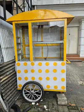 Gerobak usaha murah aja.. Bahan dari plat besi.