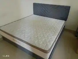1 set Tempat tidur Informa