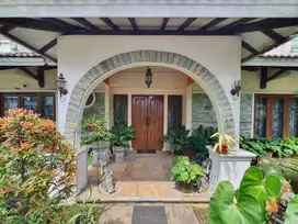 Jual Cepat Rumah Asri 2 Lantai di Cilandak SHM