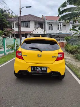 Honda Brio E at th metik tahun 2022 Kuning metalik nopol Genap jakarta
