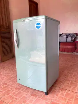 Kulkas, dispenser, foot massage