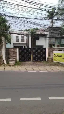 Rumah mewah & strategis dikawasan Kemang
