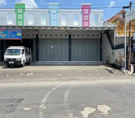 BREBES PEMARON RUKO PINGGIR JALAN RAYA HALAMAN LUAS SEWA MURAH