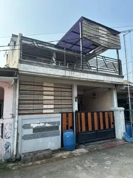 Dijual Rumah 2 Lantai Lokasi Strategis, SHM, di Mustikajaya Bekasi