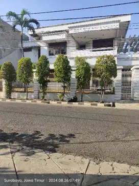 Rumah hitung tanah di Manyar Kertoarjo. 20juta per meter nego