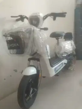 Sepeda Listrik baru Voxa type Liberty putih