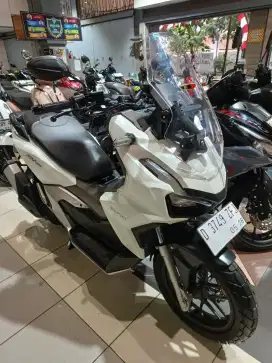 ADV 160 CBS 2023 - SRI SANJAYA MOTOR