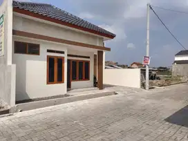 Ready Stock Rumah Baru di Perum Blkng Luwes Gentan ( 3 kt ) . Bs KPR
