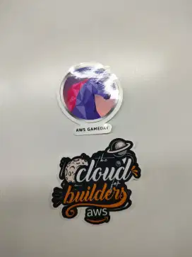 Sticker AWS dan Gantungan kunci AWS