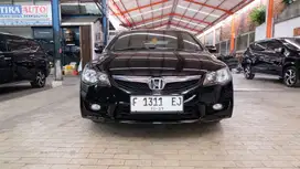 Honda Civic 1.8 FD AT Hitam