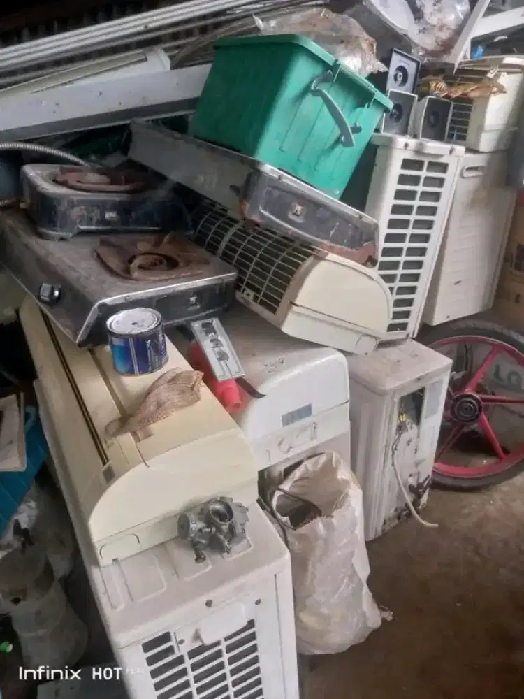 Tampung AC rusak