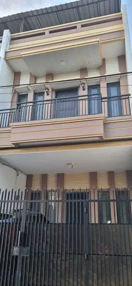 Dijual Rumah 3 Lantai Minimalis di Gelong Baru Tomang Jakarta Barat