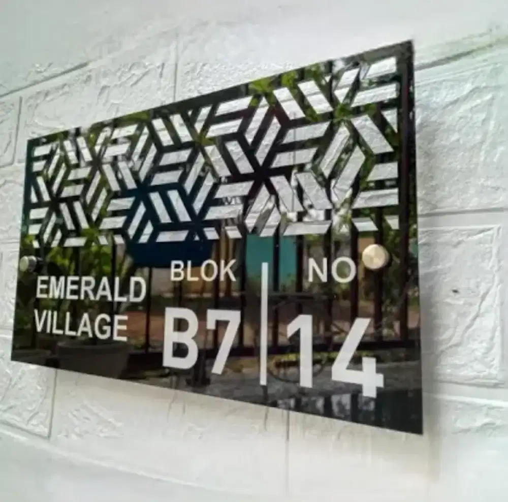 Nomor rumah akrilik