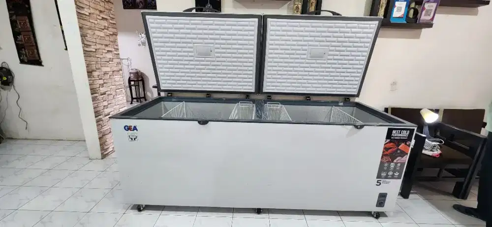 FREEZER GEA 1200 LITER LIKE NEW